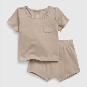 Baby Gap first Favorites Baby Rib 2-Piece Outfit Set